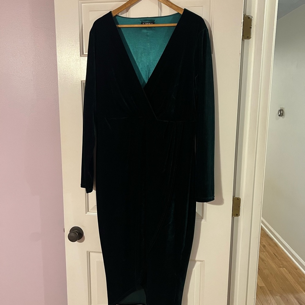 SHEIN Deep Green Velvet Long Sleeve Dress